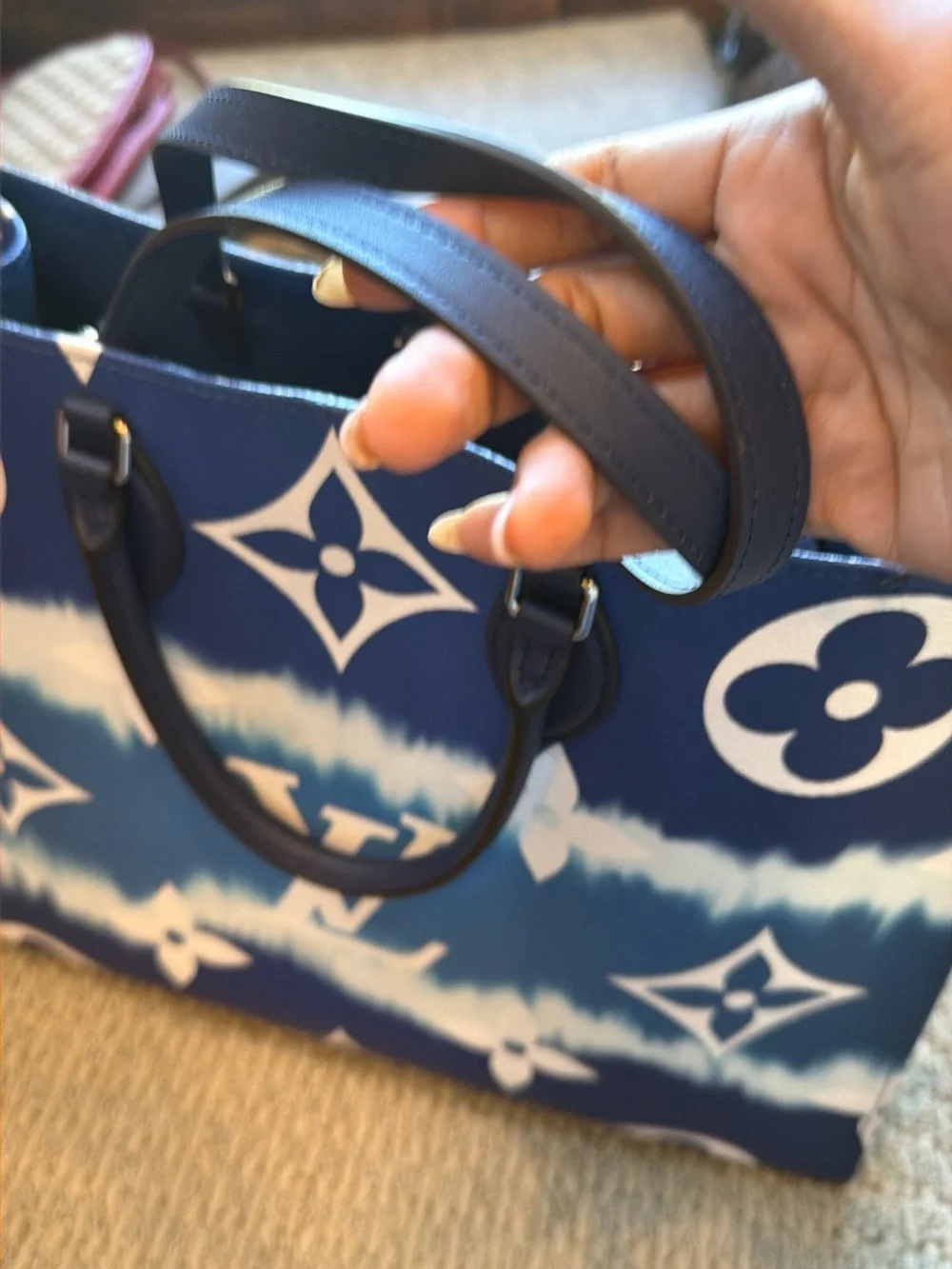 Louis Vuitton Blue & White Monogram Tie-Dye Tote - Picture 4 of 6